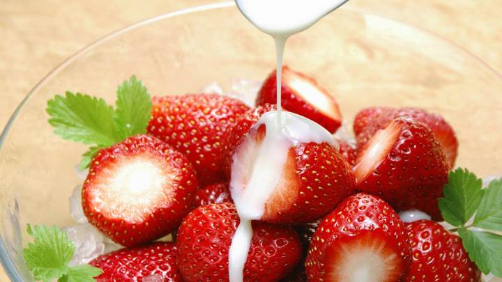 Yumy Creamy Strawberries In Bowl